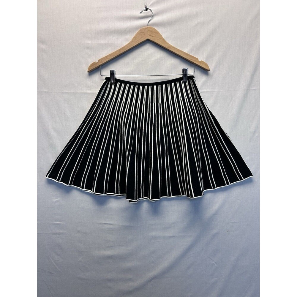 Anthropologie Skirt Womens XS Black White Stripe Fine Knit Pleated Side Zip